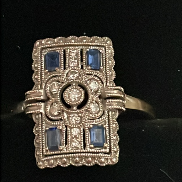Art Deco Jewelry - 18K Art Deco sapphire and diamond ring